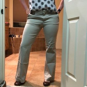 GAP perfect khaki pant size 6R